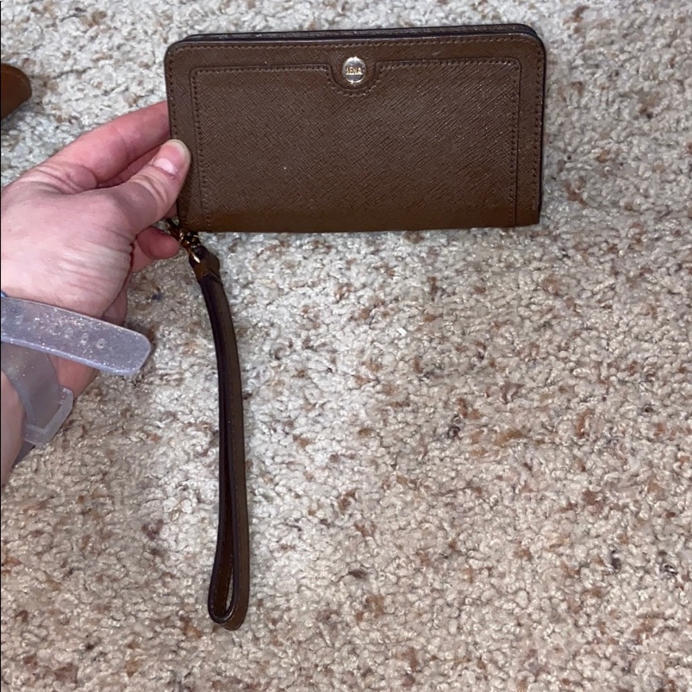 Adorable Sena wristlet